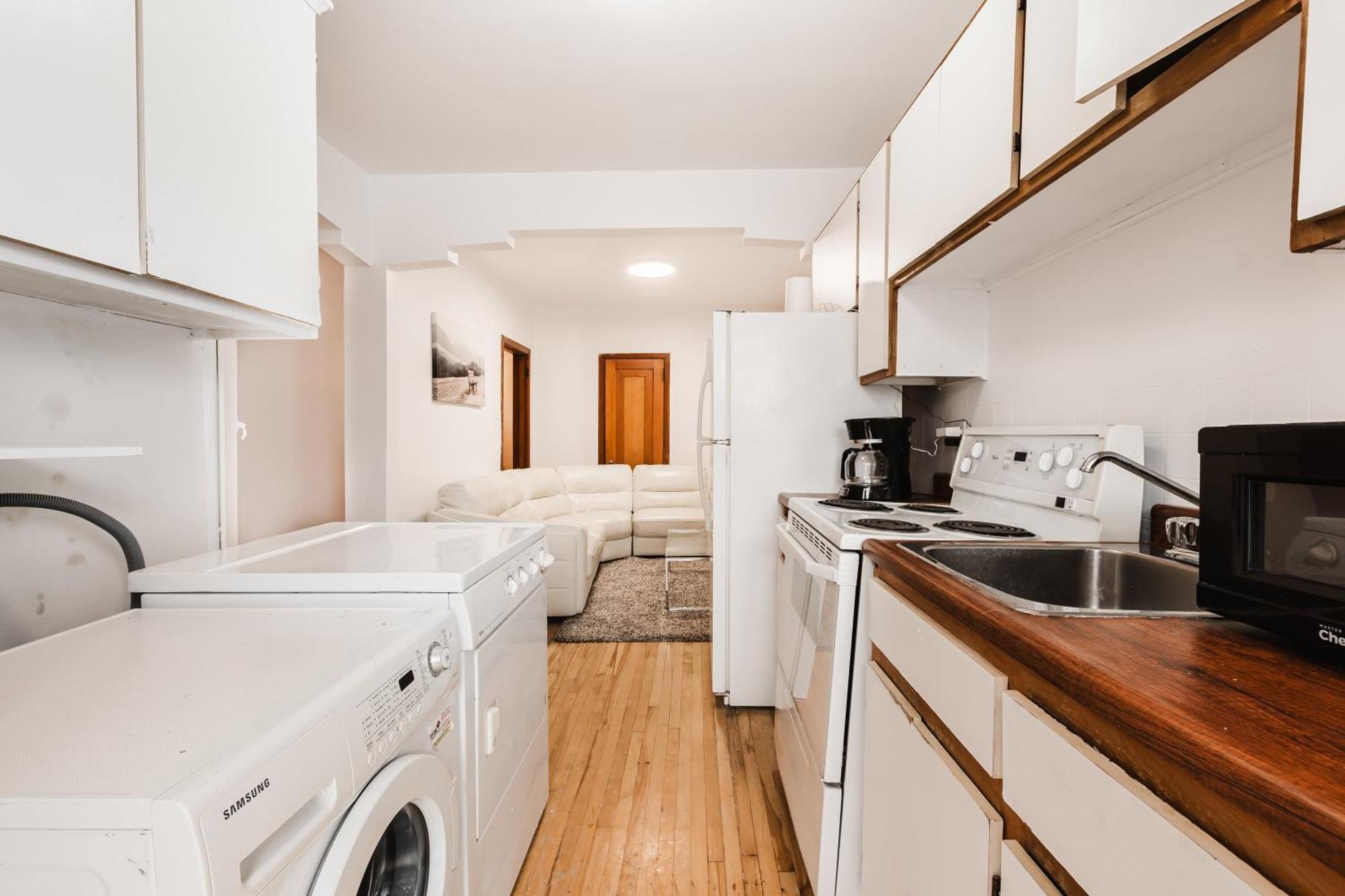 One Bedroom With Balcony - 2159-03 Appartement Montréal